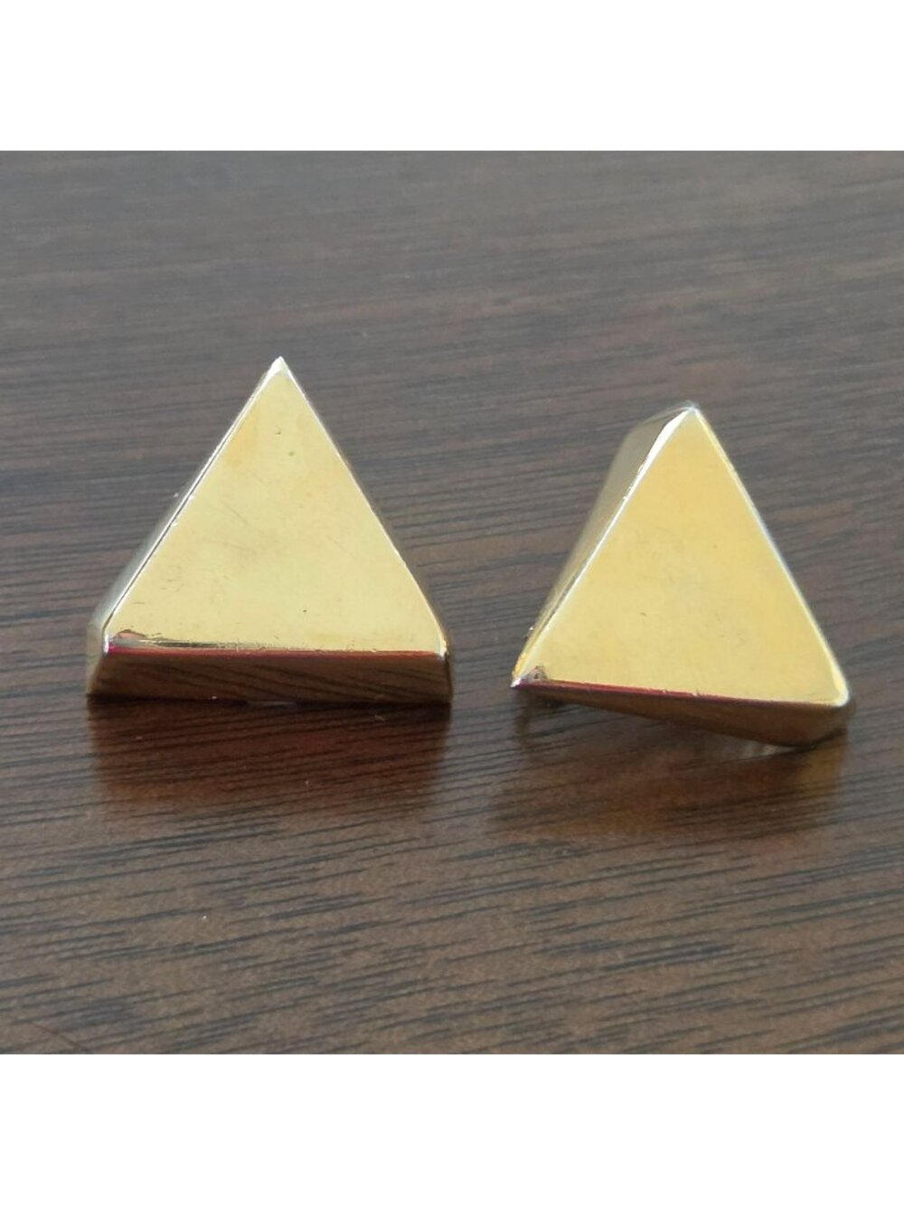 Napier Vintage 90s Large 1" Gold Tone Triangle Clip on Earrings